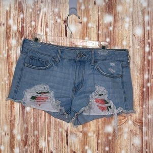 Express Shortie Shorts Frayed Denim Size 6 Embroidered Rose Pockets